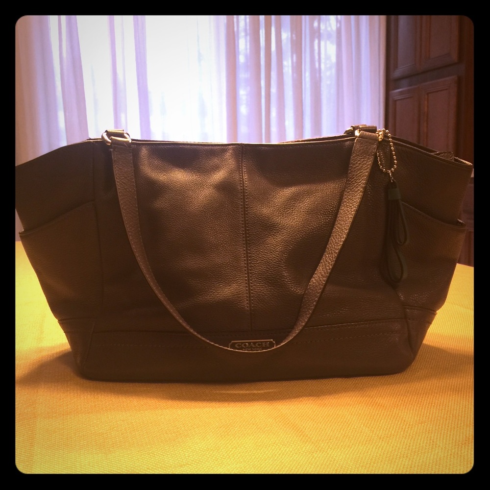 Coach leather shoulder bag